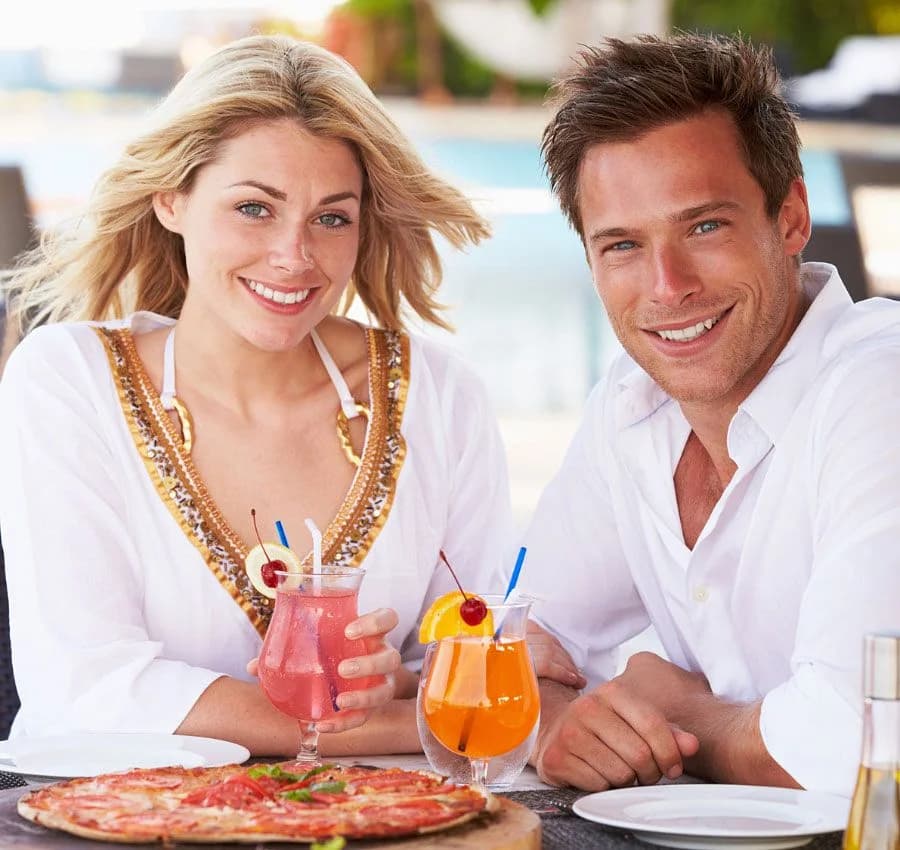 Couple profitant de leur séjour à Dar Hamama - Location villa route Ourika Marrakech